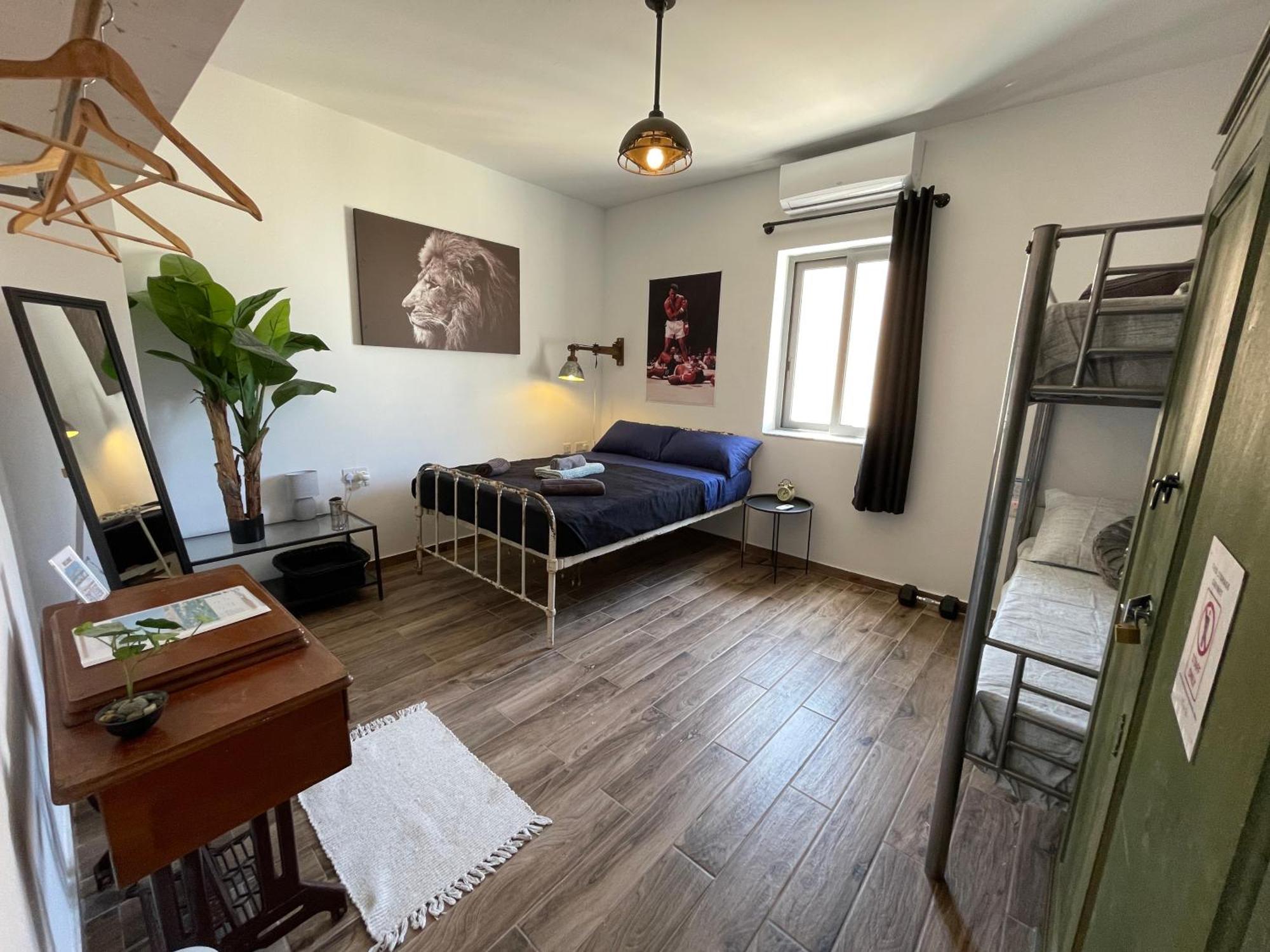 Apartment Industrial Charm *