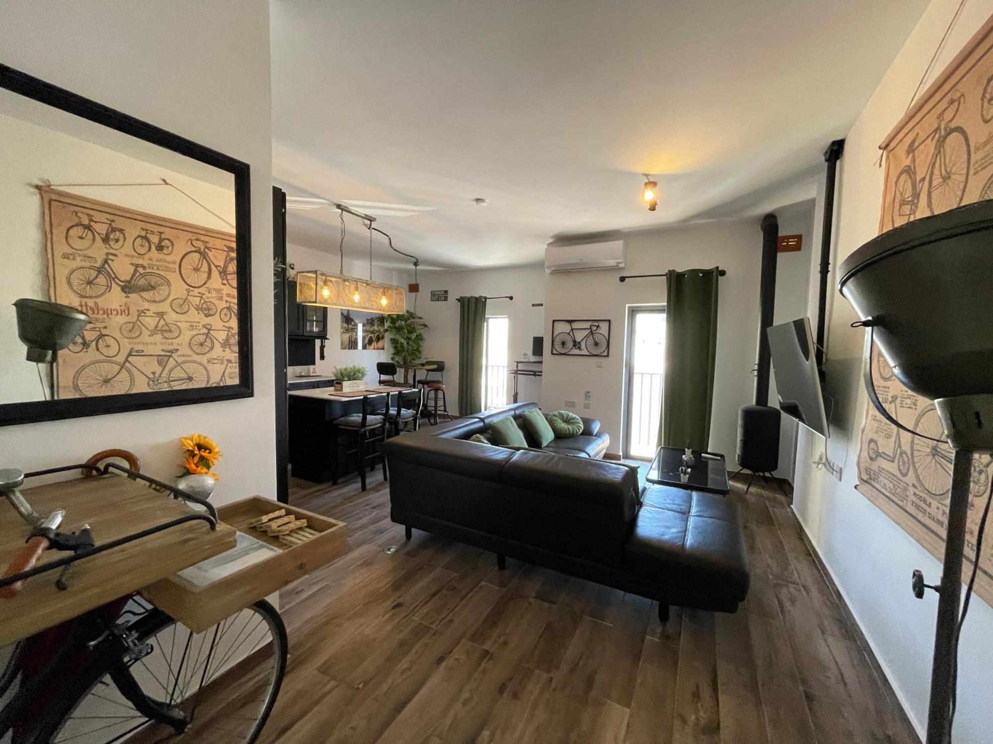 Industrial Charm Apartment St. Paul's Bay